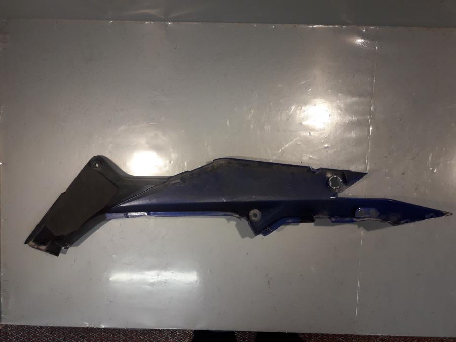 Baksidan på Bakvinge från en Honda CBR 125 R -2008 motorcykel.