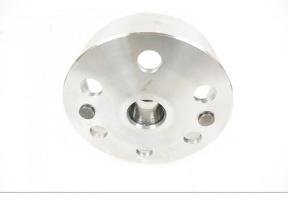 Baksidan på Generator från en Honda VFR 800 -2005 motorcykel.