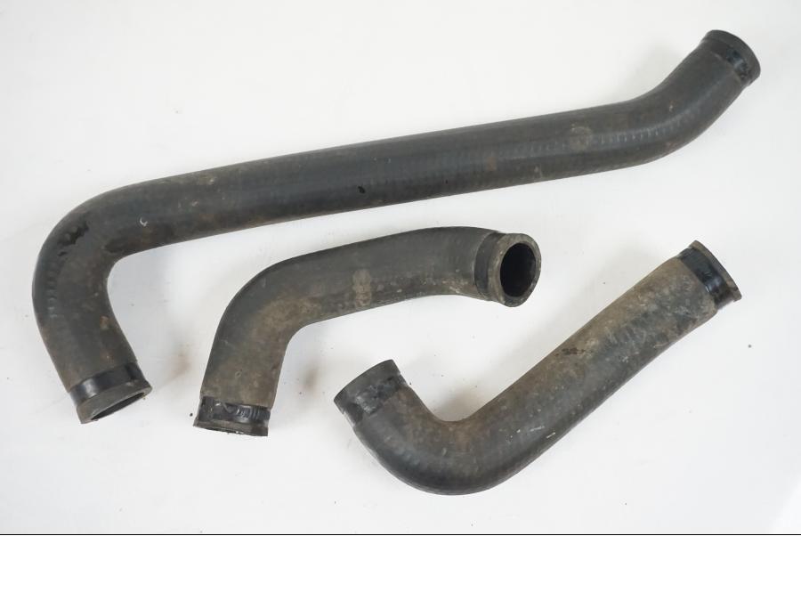 Framsidan på Vattenkyl Slang Set från en BMW F 650 CS -2002 motorcykel.