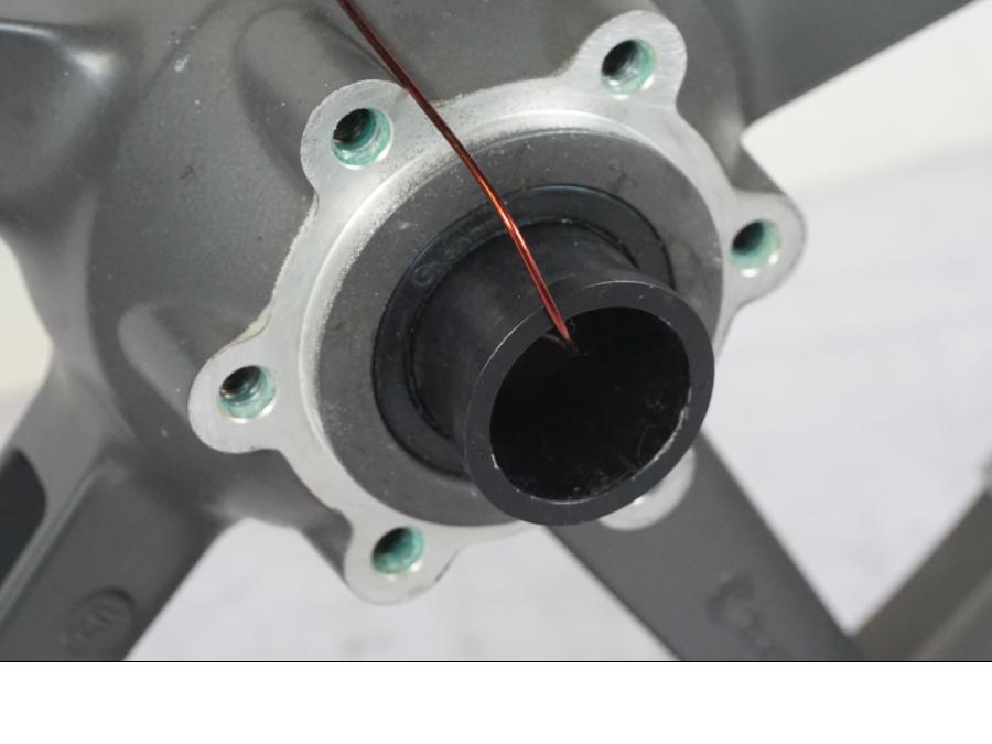 Höger sida på Fälg från en KTM 950 SM -2006 motorcykel.