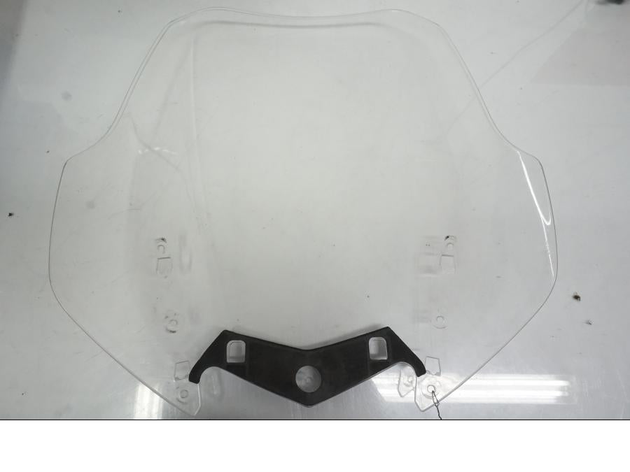 Vänster sida på Vindruta från en Yamaha FJR 1300 -2006 motorcykel.