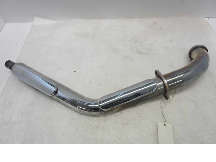 Framsidan på Grenrör från en Suzuki VL 800 -2004 motorcykel.