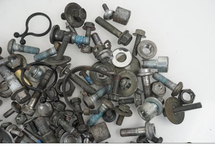 Snett uppifrån på Skruv / Mutter etc från en Yamaha XJ 900 -1997 motorcykel.