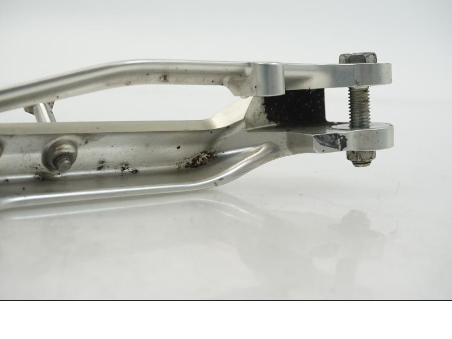 Extrabild3 på Sidostöd från en Ducati Streetfighter V4 -2020 motorcykel.