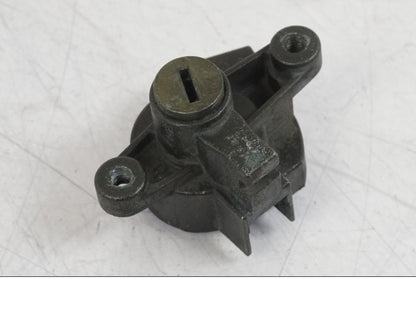 Snett uppifrån på Låssats från en Suzuki VZ 800 -2000 motorcykel.