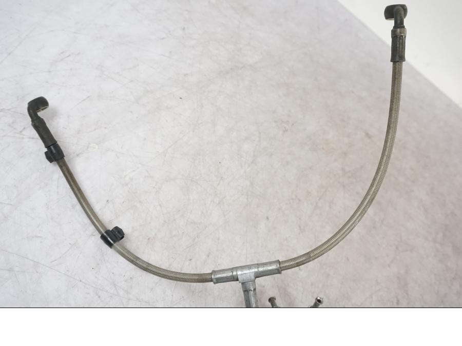 Extrabild1 på Bromsledning från en Triumph Tiger -2009 motorcykel.