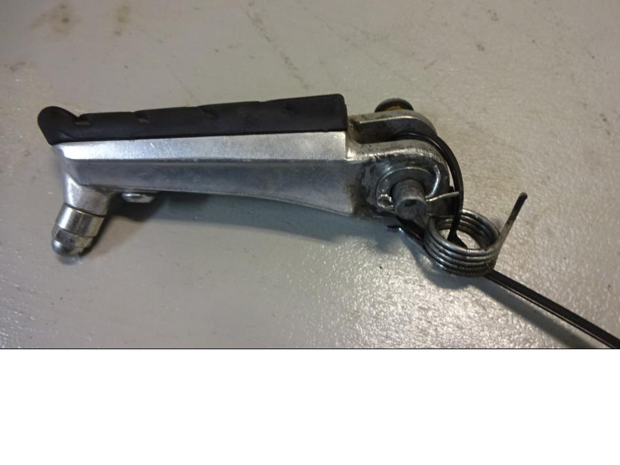 Baksidan på Fotpinne från en Honda NC 750 S -2017 motorcykel.