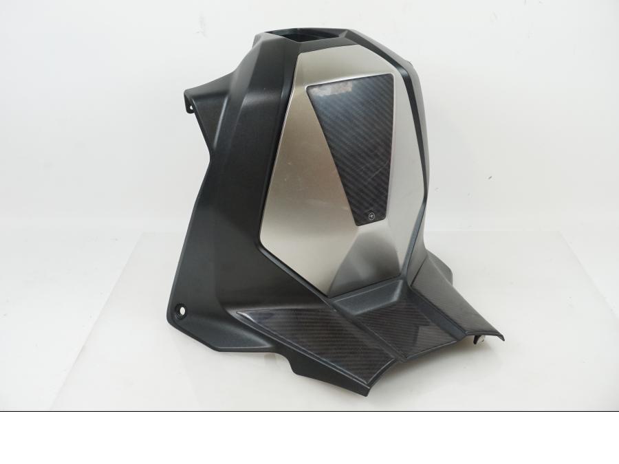 Vänster sida på Kåpor från en Honda ADV 750 -2017 motorcykel.