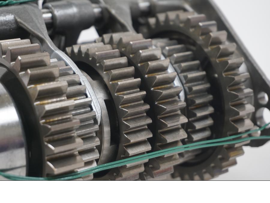 Snett nerifrån på Växellåda från en BMW F 850 GS -2019 motorcykel.