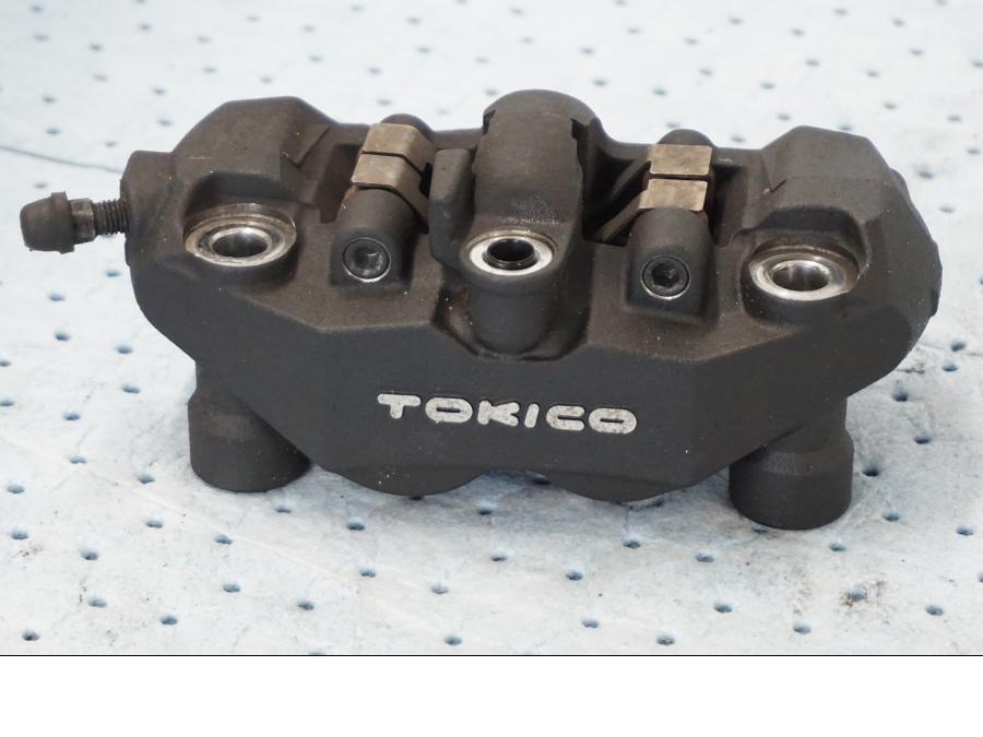 Baksidan på Bromsok från en Suzuki GSX-R 1000 -2008 motorcykel.