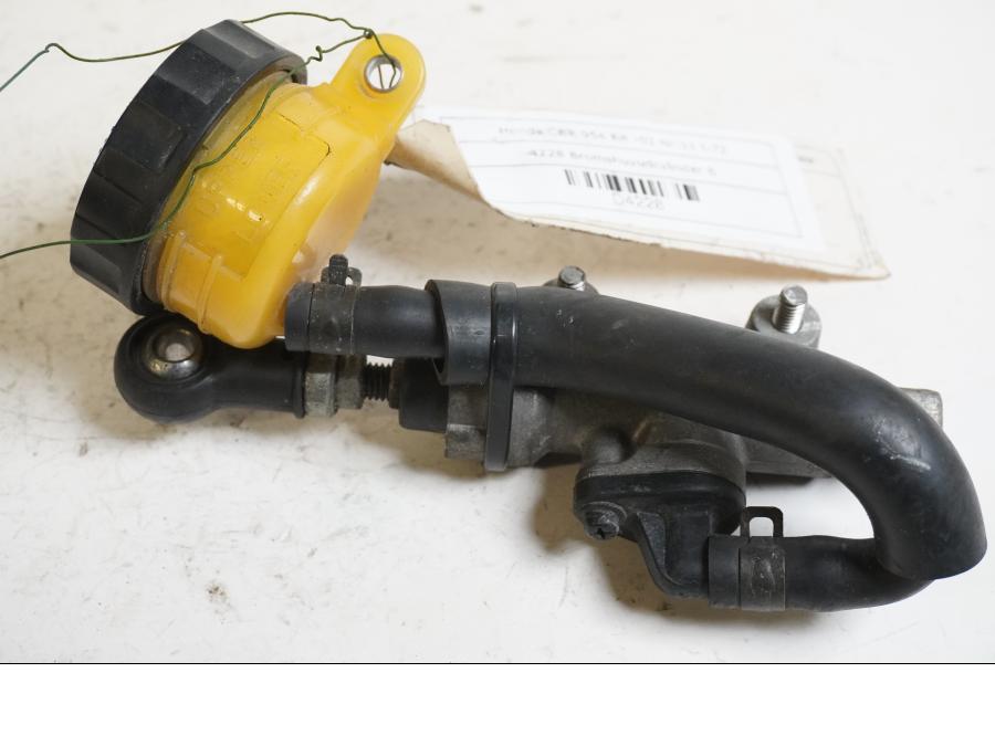 Framsidan på Bromshuvudcylinder från en Honda CBR 900 RR -2002 motorcykel.