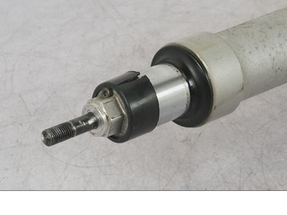 Baksidan på Gaffelben från en BMW R 1100 GS -1998 motorcykel.