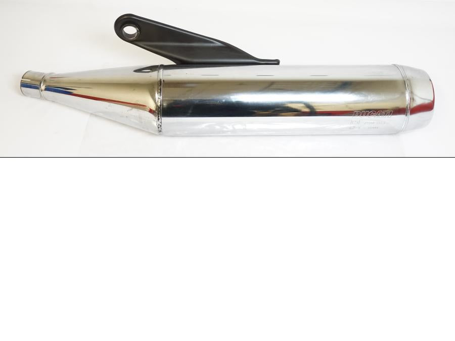 Framsidan på Ljuddämpare från en Ducati GT 1000 -2007 motorcykel.