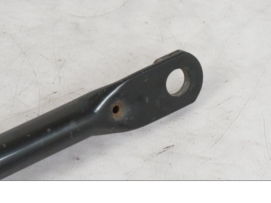 Höger sida på Bromslänkage från en Suzuki VL 800 -2002 motorcykel.