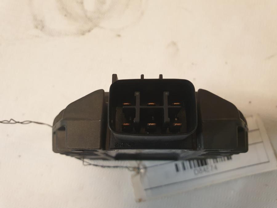 Baksidan på Likriktare från en Kawasaki Z 125 -2019 motorcykel.