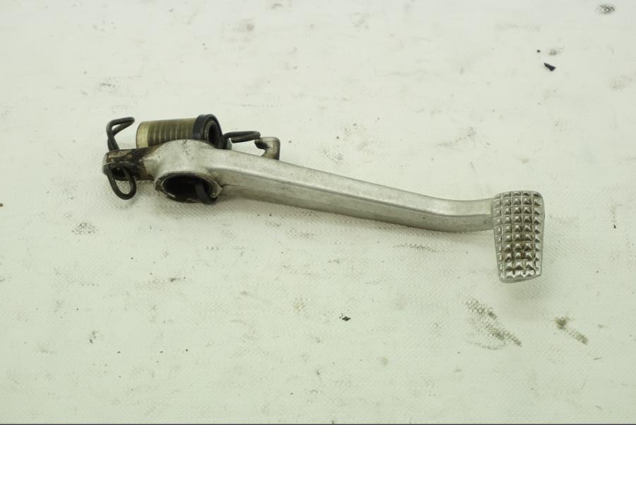 Baksidan på Bromspedal från en Kawasaki ZX-6R -2004 motorcykel.