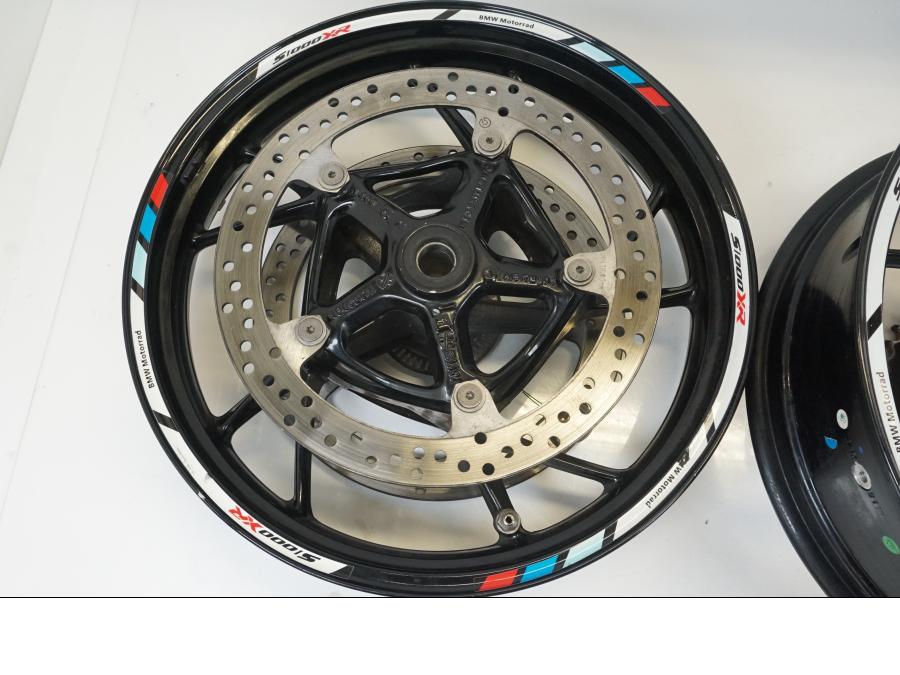 Höger sida på Hjulpaket från en BMW S 1000 XR -2019 motorcykel.