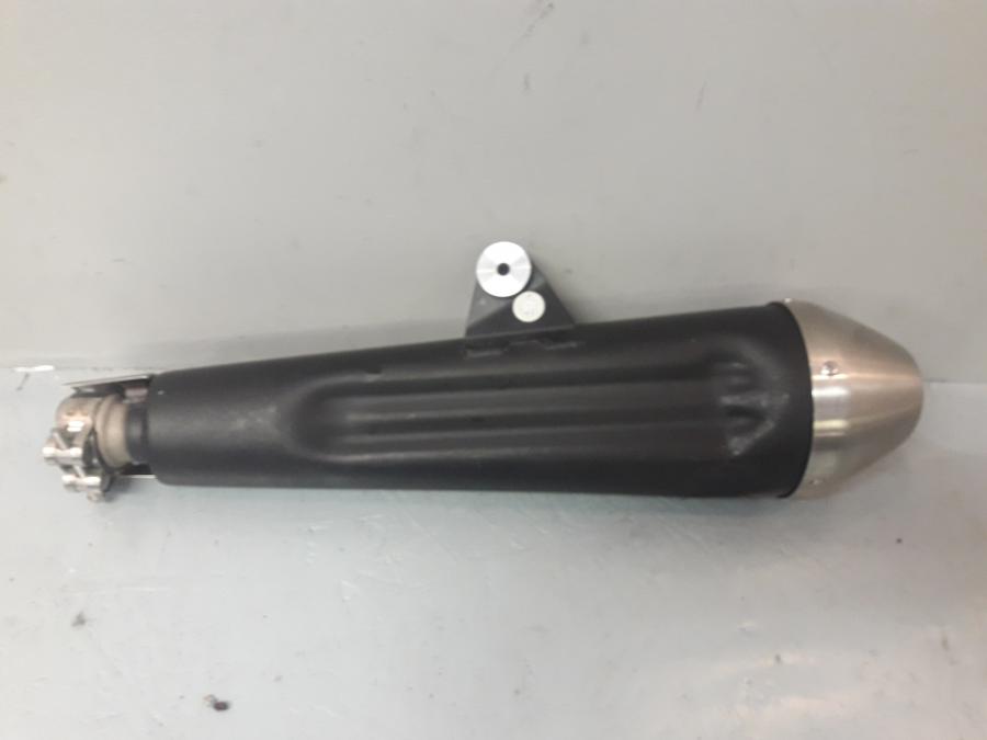 Höger sida på Ljuddämpare från en Triumph Speed Twin -2019 motorcykel.