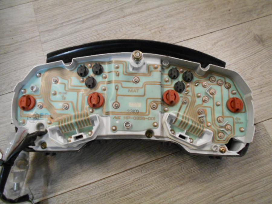 Snett nerifrån på Instrumentpanel från en Honda CBR 1100 XX -2000 motorcykel.