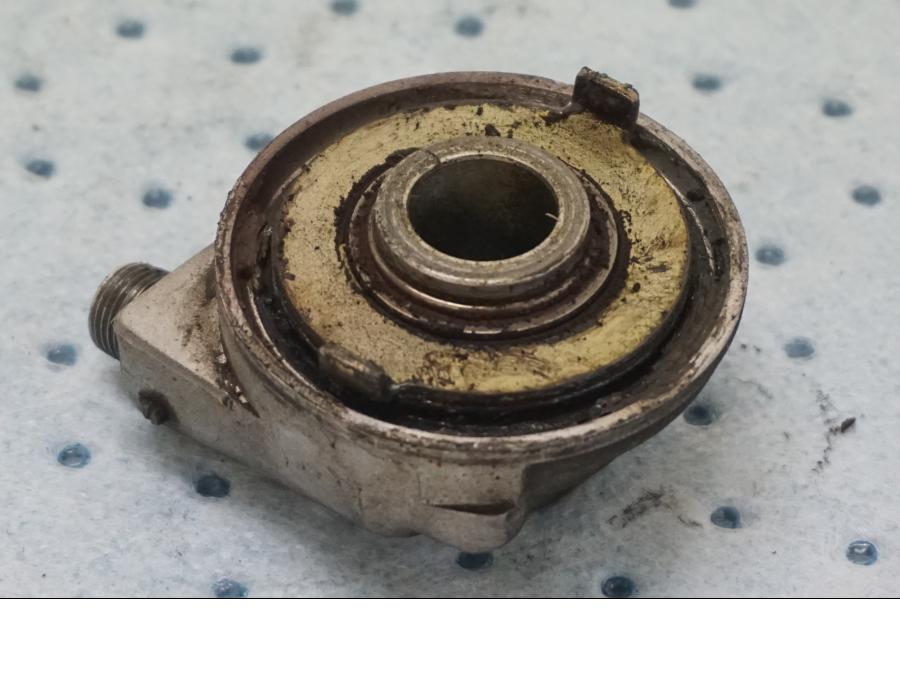 Baksidan på Hastighetsdrivning från en Suzuki GSX 550 -1985 motorcykel.