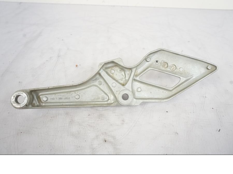 Vänster sida på Fotpinnefäste från en Honda VFR 1200 -2010 motorcykel.