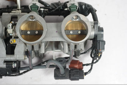 Baksidan på Spjällhus från en Kawasaki ZX-10R -2008 motorcykel.