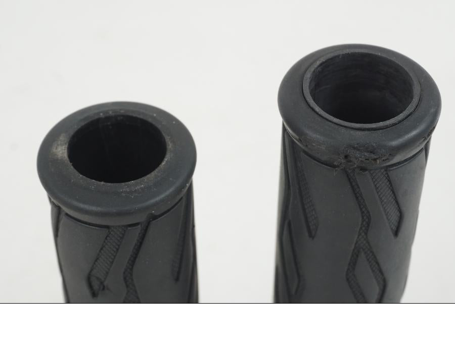 Snett nerifrån på Handtag från en Suzuki GSX-R 1000 -2007 motorcykel.