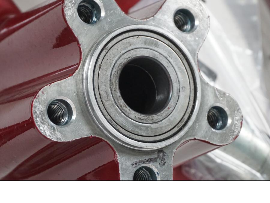 Höger sida på Fälg från en H-D Softail FXCW Rocker -2008 motorcykel.