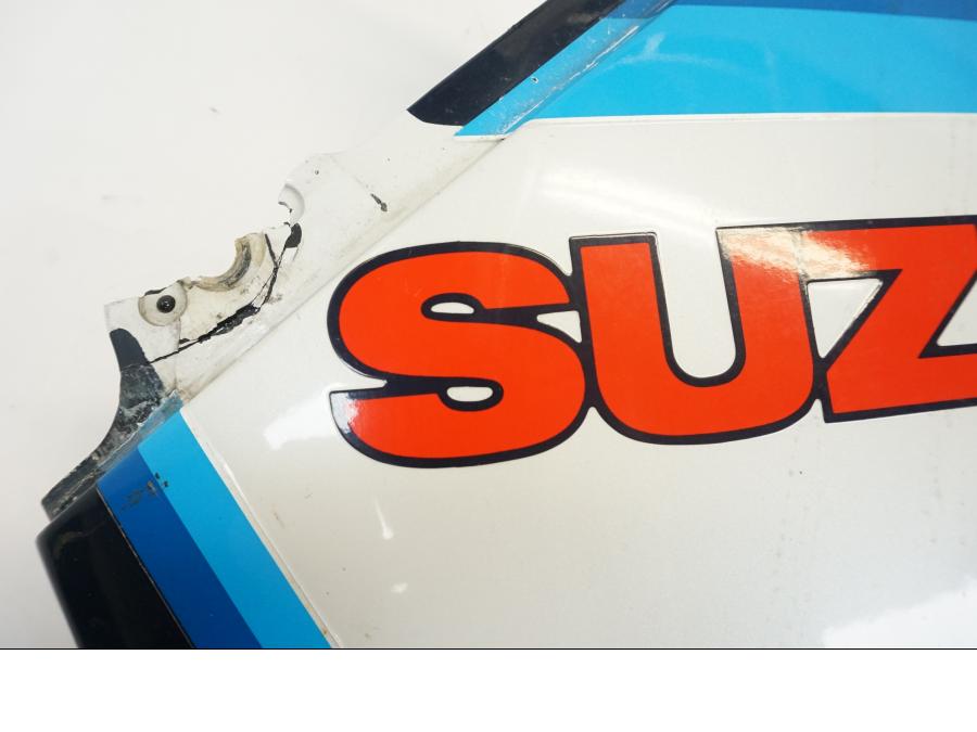 Baksidan på Sidkåpa från en Suzuki GSX-R 1100 -1986 motorcykel.