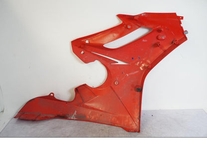 Vänster sida på Sidkåpa från en Triumph Daytona 675 -2010 motorcykel.