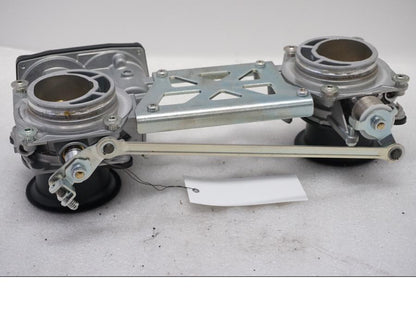 Höger sida på Spjällhus från en Ducati Monster 1200 -2015 motorcykel.