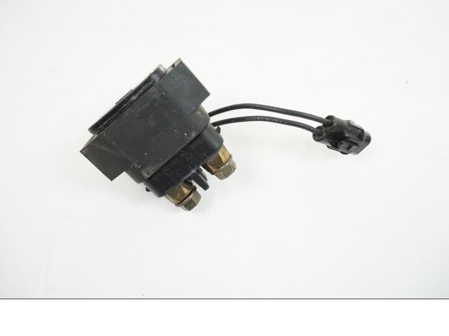 Framsidan på Startrelä från en Yamaha XJR 1300 -2007 motorcykel.