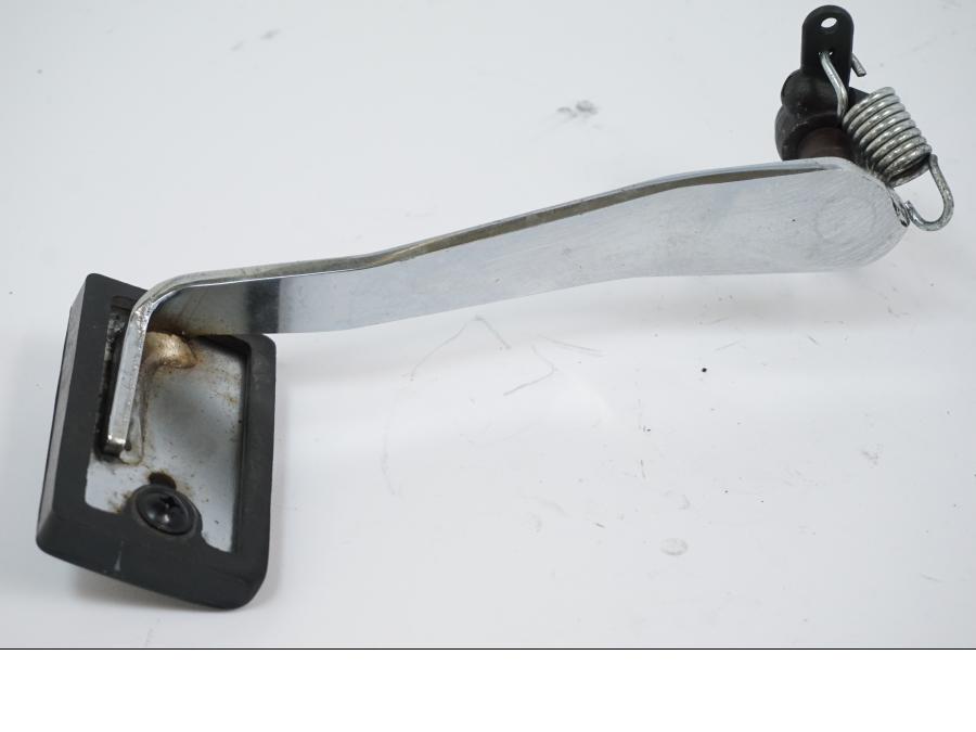 Höger sida på Bromspedal från en Kawasaki VN 1500 -2002 motorcykel.