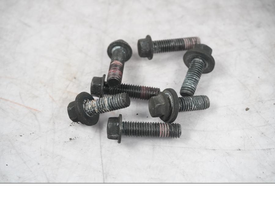 Snett uppifrån på Oljefilter från en Kawasaki ZX-10R -2008 motorcykel.