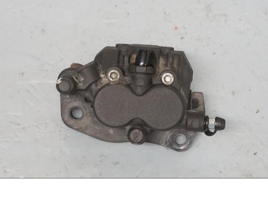 Framsidan på Bromsok från en Triumph Street Twin -2016 motorcykel.