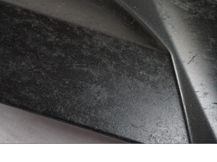 Vänster sida på Magkåpa från en Kawasaki Z 900 -2019 motorcykel.