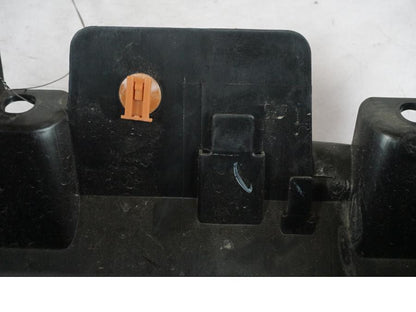 Extrabild1 på Batterihållare från en Kawasaki Z 900 -2019 motorcykel.