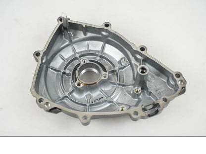 Vänster sida på Motorkåpa från en Yamaha YZF R3 -2022 motorcykel.