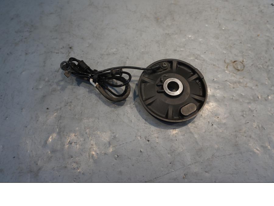 Framsidan på ABS givare från en Yamaha XT 1200 Z -2011 motorcykel.