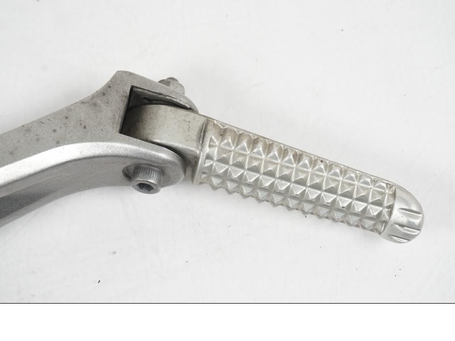 Snett uppifrån på Fotpinne från en Yamaha YZF 1000 R1 -2007 motorcykel.