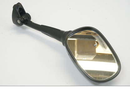 Baksidan på Backspegel från en BMW F 800 S -2007 motorcykel.