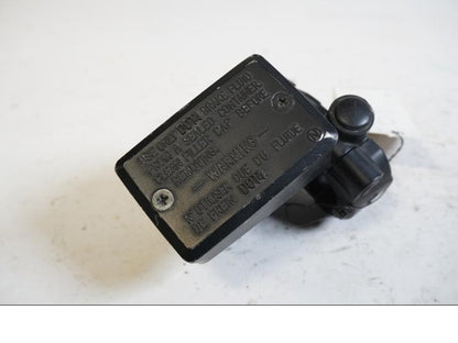 Baksidan på Bromshuvudcylinder från en Kawasaki ZX-12R -2000 motorcykel.