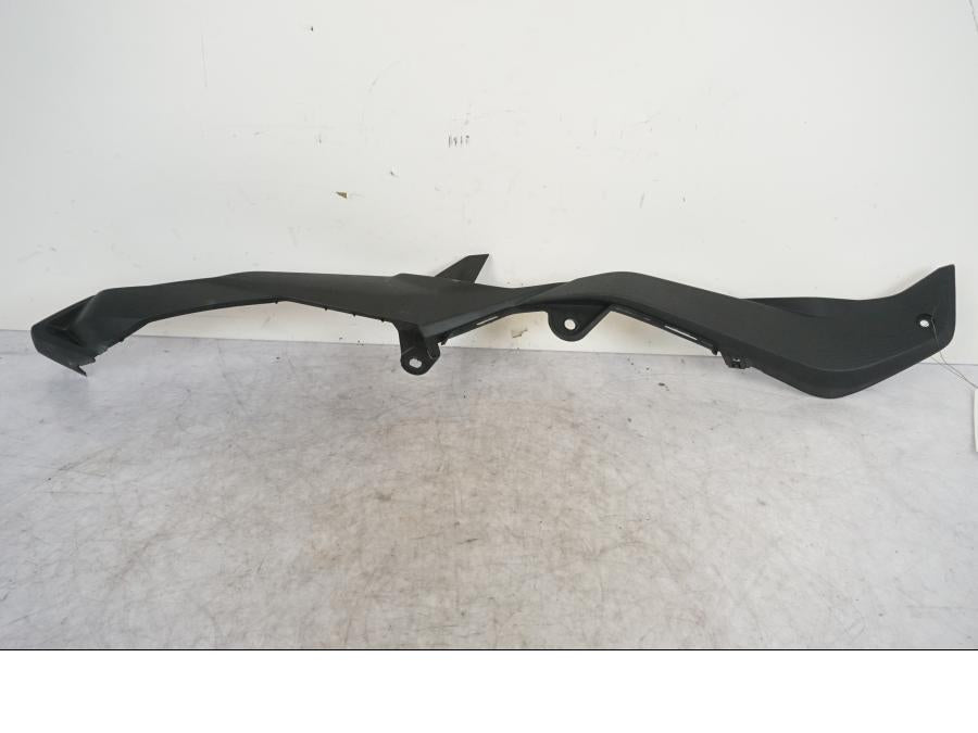 Framsidan på Sidopanel från en BMW S 1000 XR -2019 motorcykel.