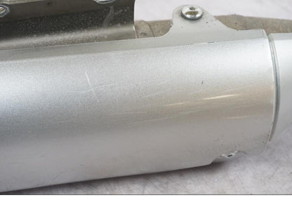 Vänster sida på Ljuddämpare från en Yamaha XT 660 R -2007 motorcykel.