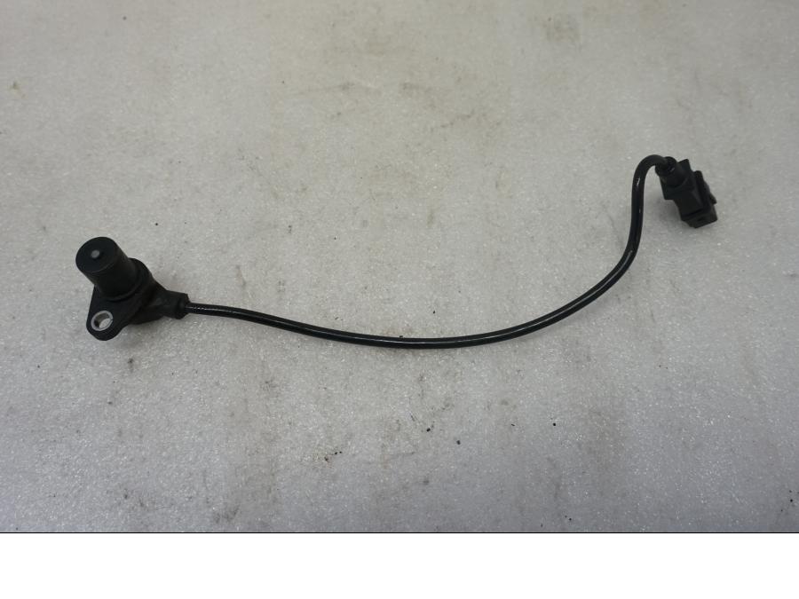 Baksidan på Vevaxelsensor från en Ducati Monster 796 -2013 motorcykel.