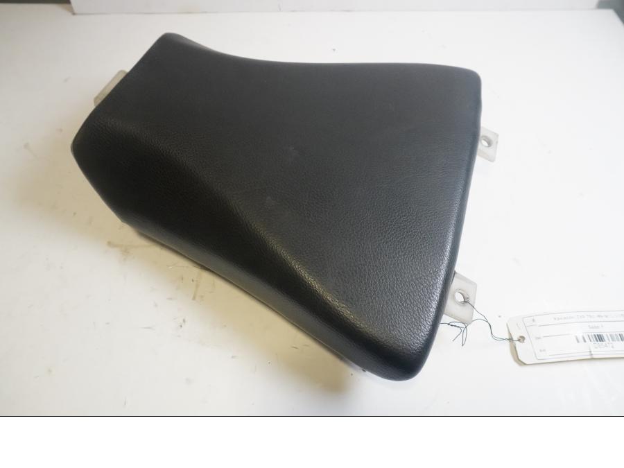 Framsidan på Sadel från en Kawasaki ZXR 750 -1989 motorcykel.