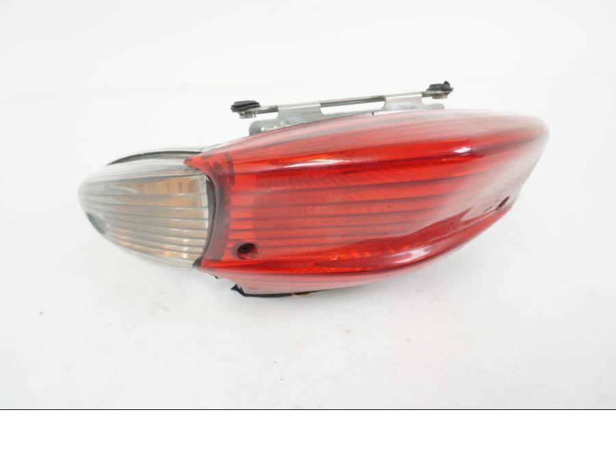 Framsidan på Baklampa från en Honda XL 1000 V -2008 motorcykel.