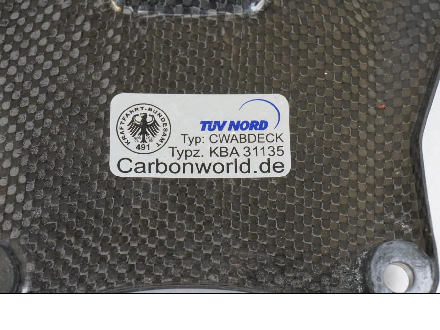 Snett nerifrån på Tändningslåskåpa från en Ducati Streetfighter S -2011 motorcykel.