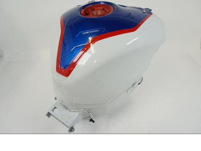 Framsidan på Bensintank från en BMW S 1000 R -2019 motorcykel.