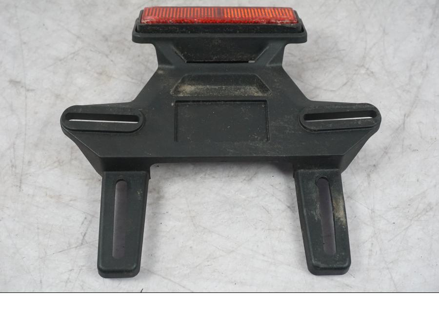 Snett uppifrån på Skylthållare från en Ducati Multistrada V4 -2024 motorcykel.